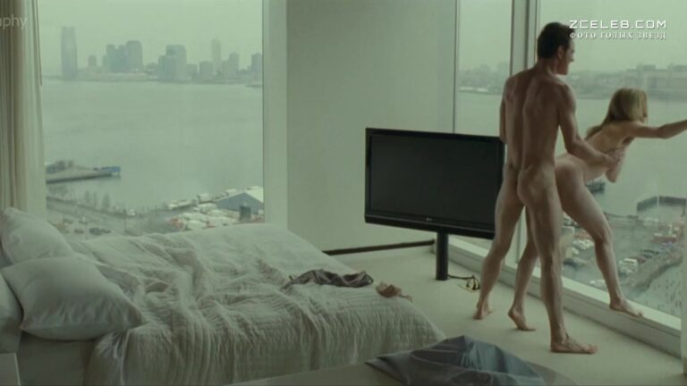 absoljutno golaja emi hargrivz v filme styd 2011 6dc33ed