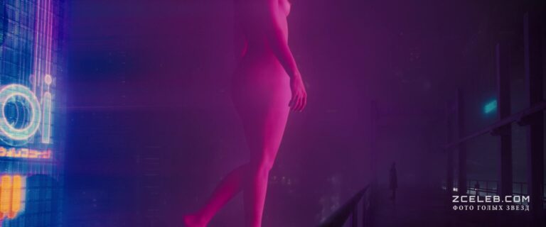 ana de armas ogolila grud i popu v filme begushhij po lezviju 2049 2017 a3e7fa5