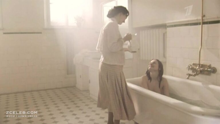 anna kapaleva snjalas goloj v seriale dom obrazcovogo soderzhanija 2010 c623022