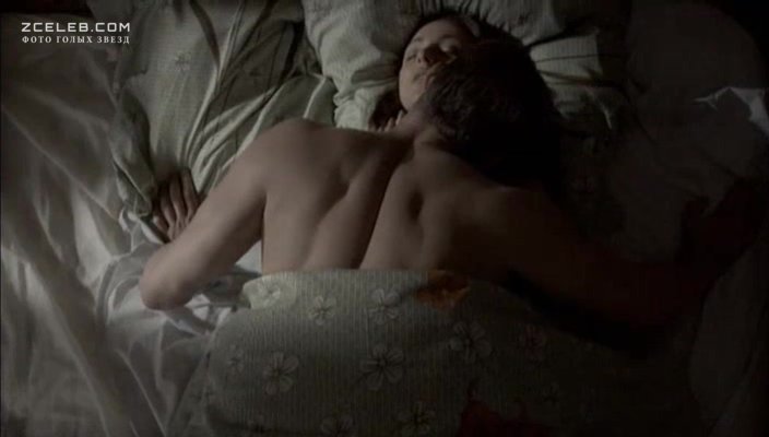 Анна Снаткина оголила грудь в сериале «Сорок третий номер», 2010