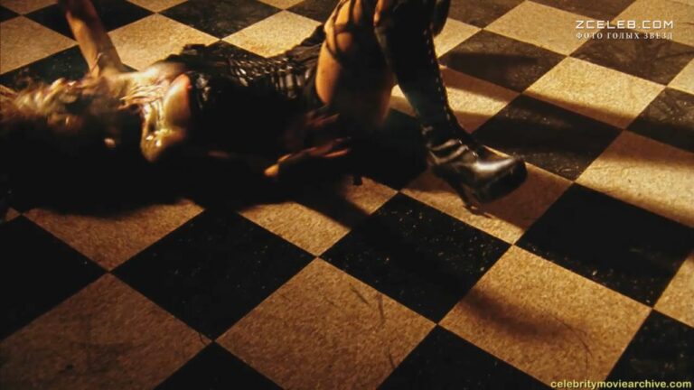 diora berd zasvetila sosok v filme noch demonov 2009 a12f649