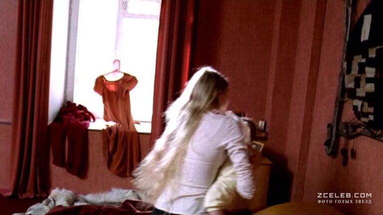 elena velikanova zasvetila grud v filme vanechka 2007 a21cbc2