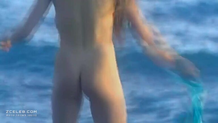 elvira bolgova pokazala goluju popu v seriale kurortnyj roman 2001 bc0bc5a