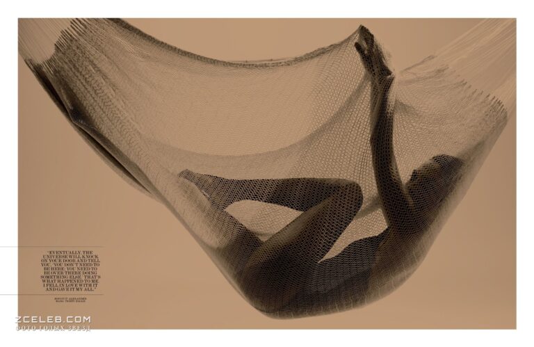 erotichnaja gal gadot v zhurnale interview avgust 2015 ca8dff1