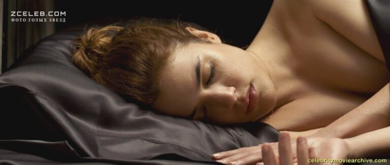 golaja adriana ugarte v filme obratnaja storona ljubvi 2011 4c51a23