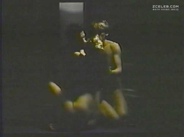 Голая Андреа Томпсон в фильме «Жиголо с Манхэттена», 1986