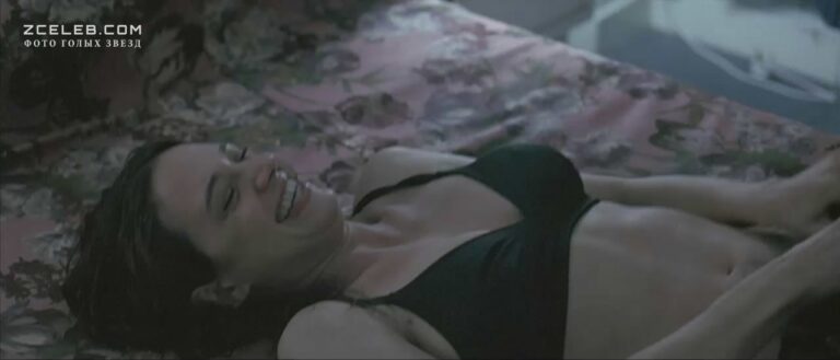 golaja azija ardzhento v filme vyhod na posadku 2007 e4e0c34