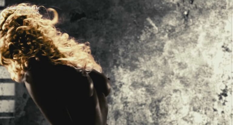 golaja dzhejmi king v filme gorod grehov 2005 adb31db