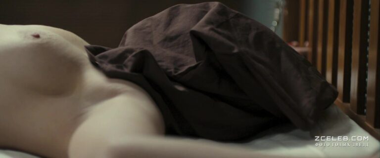 golaja dzhemma arterton v filme ischeznovenie elis krid 2009 c0eeb65