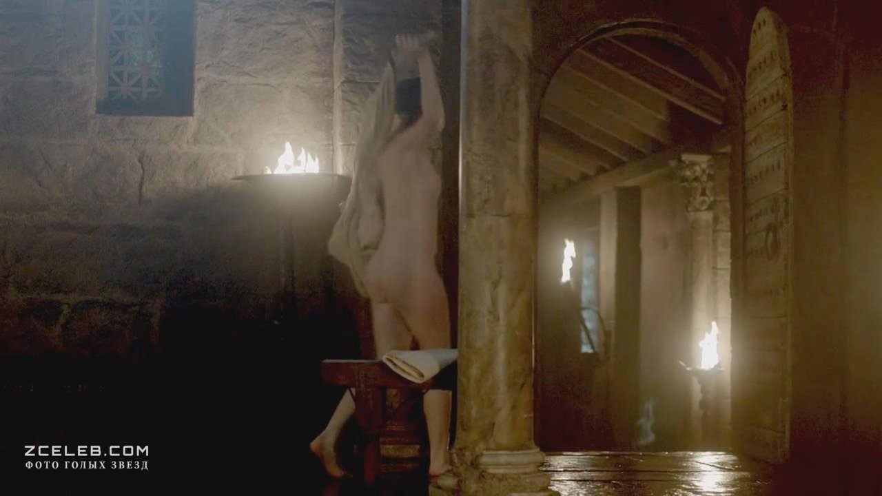 Голая Дженни Жак в сериале «Викинги», 2013
