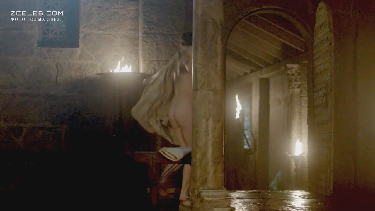 Голая Дженни Жак в сериале «Викинги», 2013