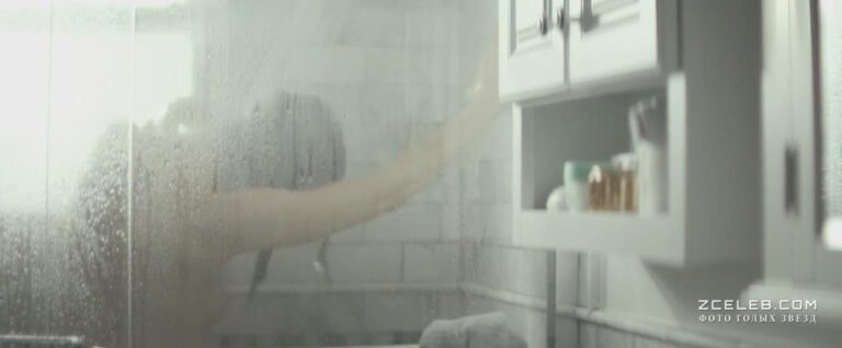 golaja dzhulett ljuis v filme kelli i kel 2014 8231a8d