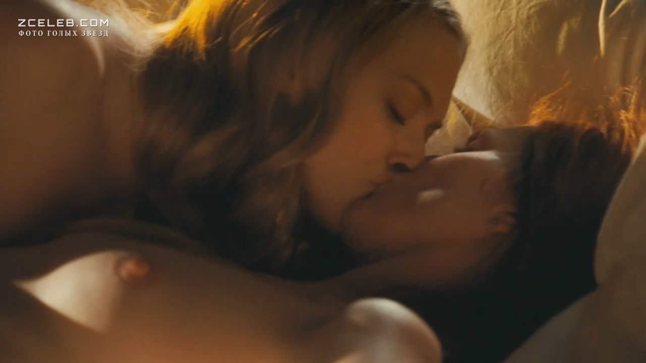 Голая Джулианна Мур в фильме «Хлоя», 2009