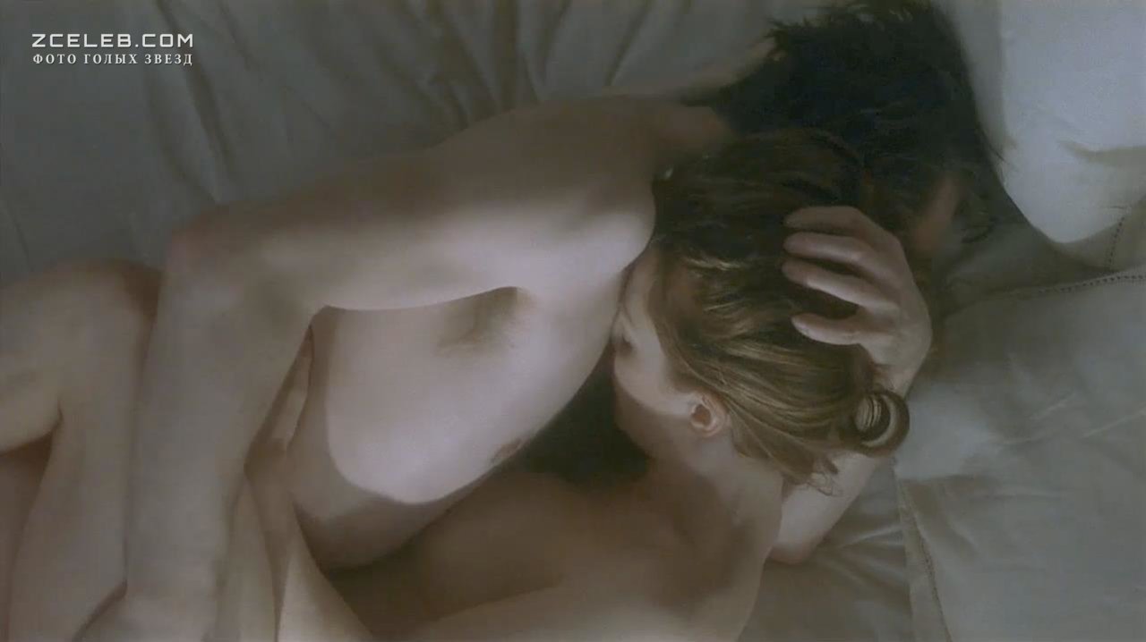 Голая Джулианна Мур в фильме «Конец романа», 1999