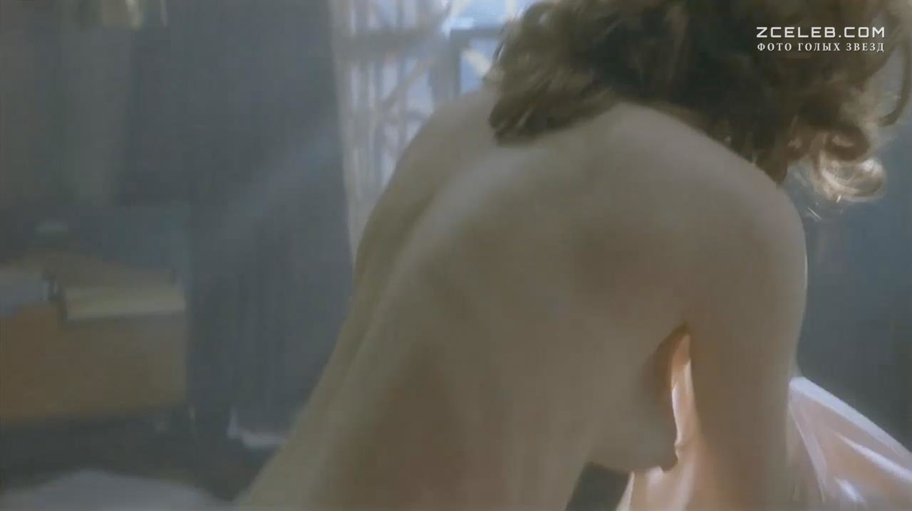Голая Джулианна Мур в фильме «Конец романа», 1999