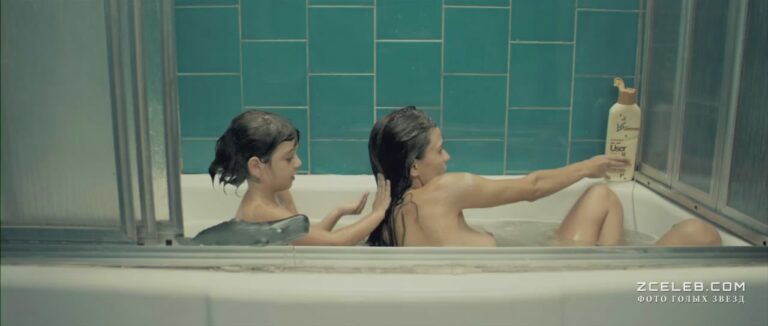 golaja elena anajja v filme skelety zheleznogo ostrova 2009 7393276