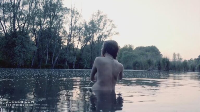 golaja emi ren v seriale poslednee korolevstvo 2015 3125056