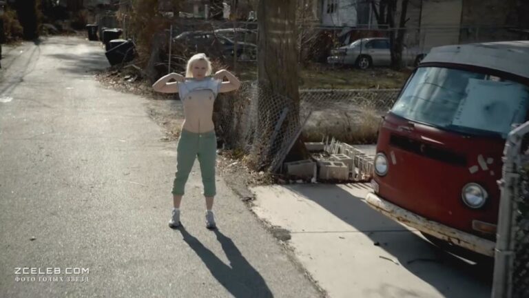 golaja emili bergl v seriale besstydniki 2011 518ffe4