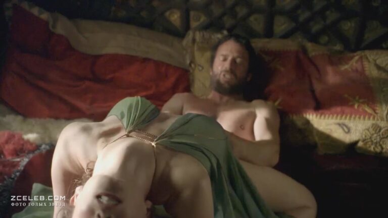 golaja eva grin v seriale kamelot 2011 5015652