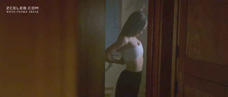 golaja grud azii ardzhento v filme travma 1993 48d3f35