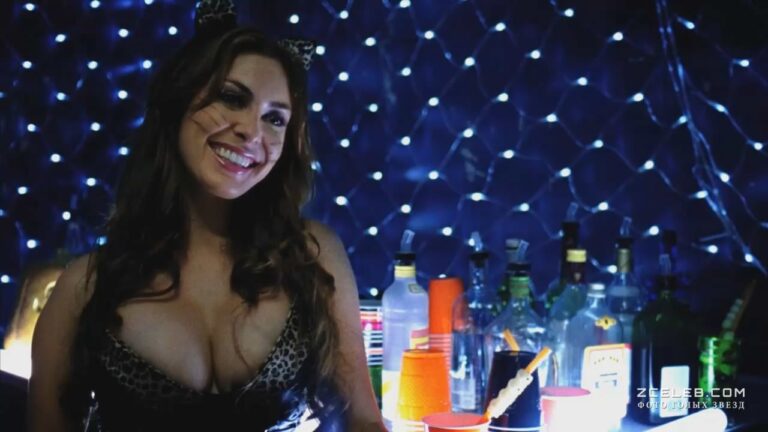 golaja grud bobbi sju ljuter v filme noch demonov 2009 0f4aa9d