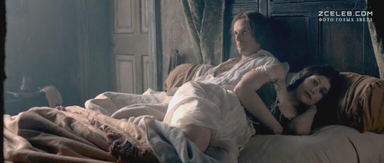 golaja grud dzhemmy arterton v filme vizantija 2012 f19a4f0