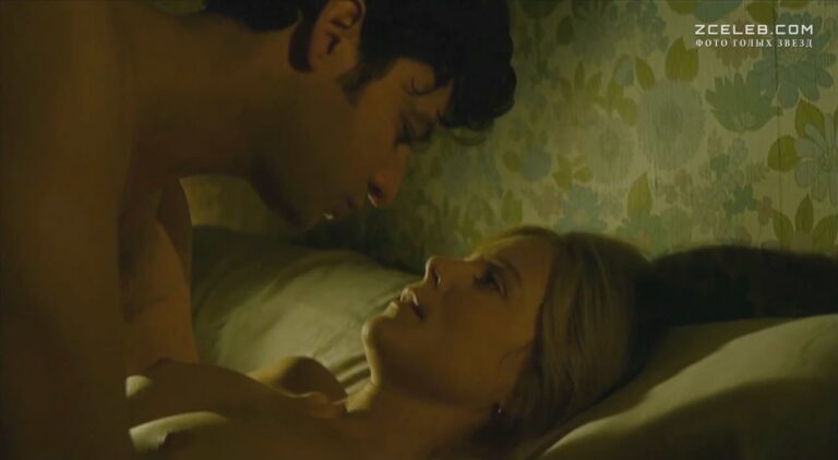 golaja grud izabel karre v filme klientka francuzskogo zhigolo 2008 be3941a