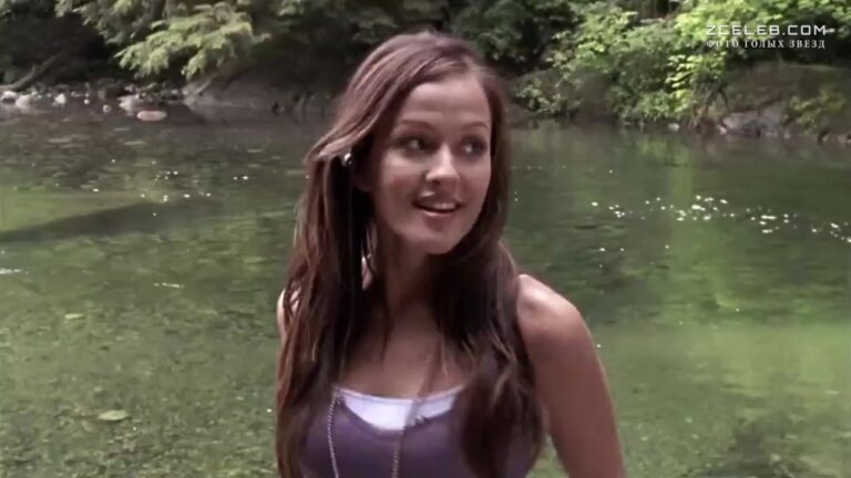 golaja grud kristal lou v filme povorot ne tuda 2 tupik 2007 3018de4