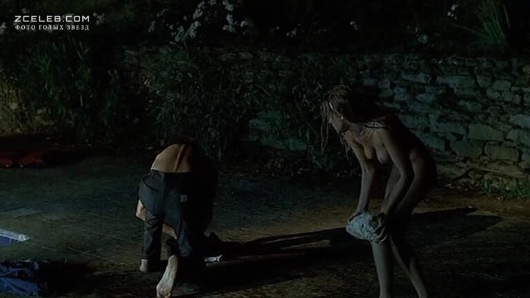 golaja grud ljudivin sane v filme bassejn 2002 50ea069