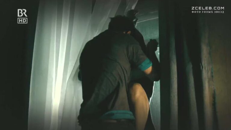 golaja grud viktorii varlej v filme istalgija 2012 340890a