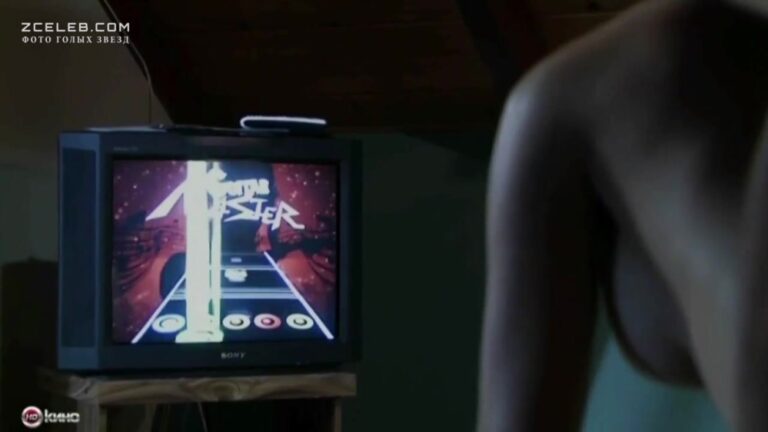 golaja grud vioriki pinedy v filme beregis 2010 dfcbf1a