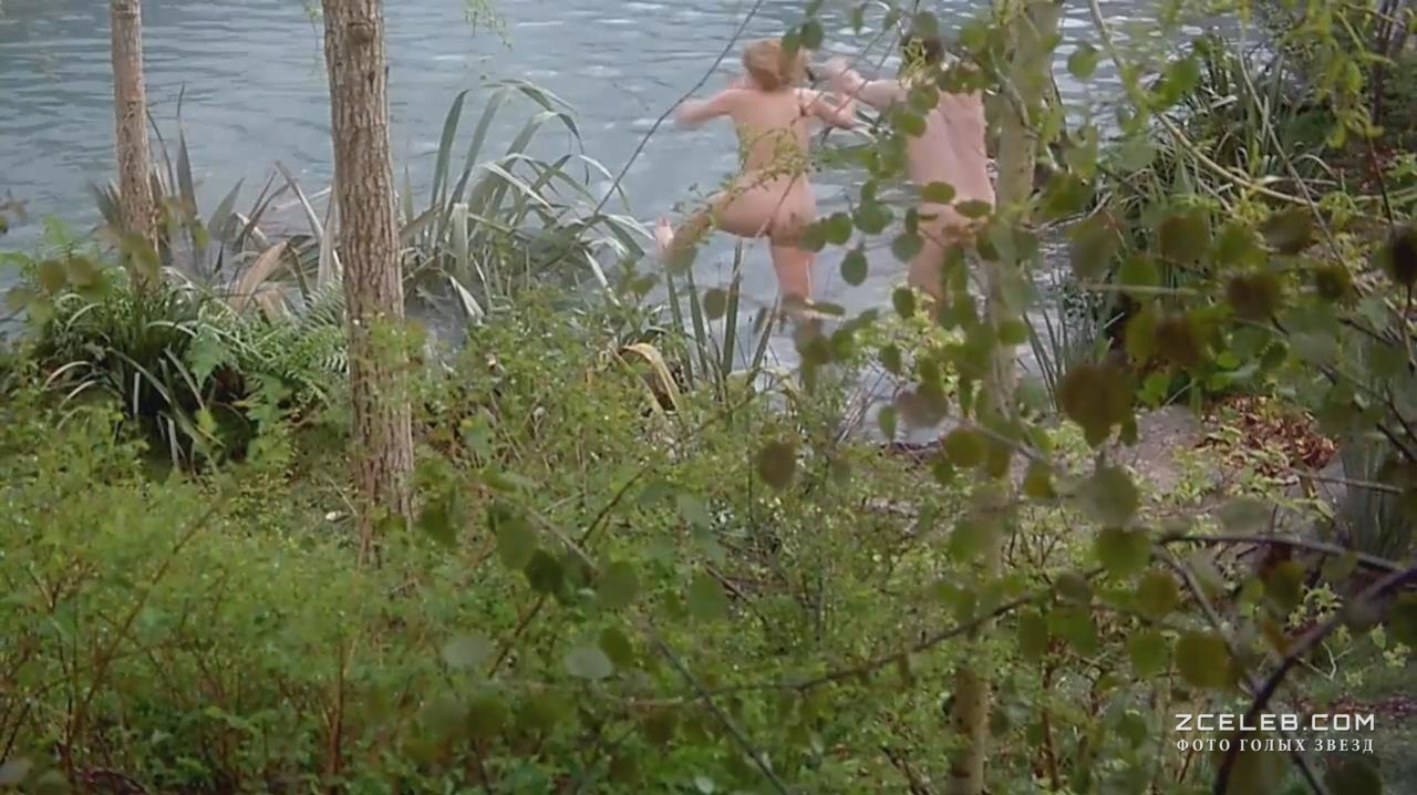 Голая Кейт Уинслет в фильме «Айрис», 2001