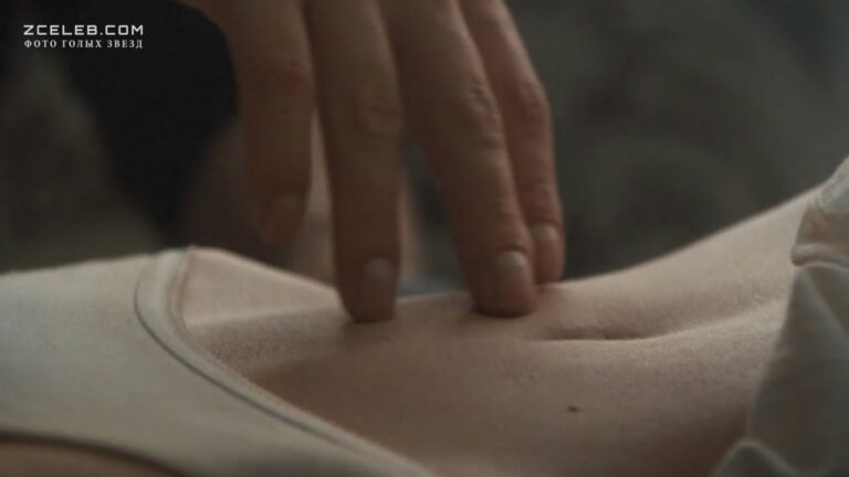 golaja kim bejsinger v filme pervye 9 12 nedel 1998 4af16f7