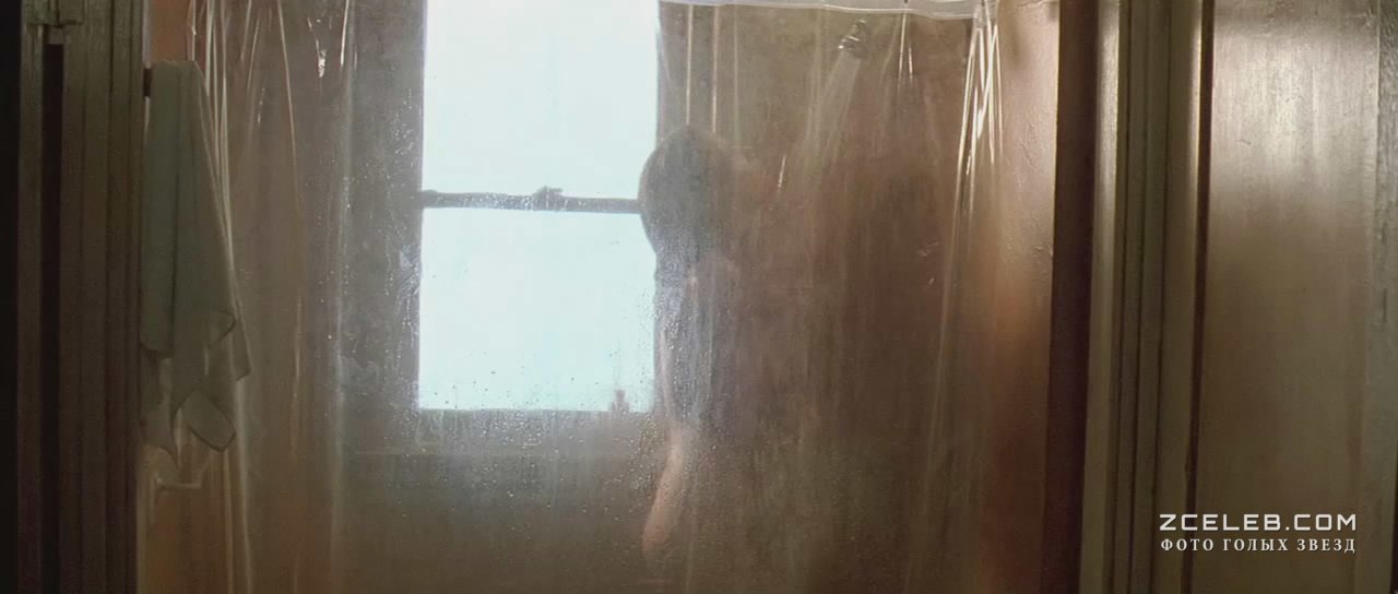 Голая Ким Бейсингер в фильме «Побег», 1994