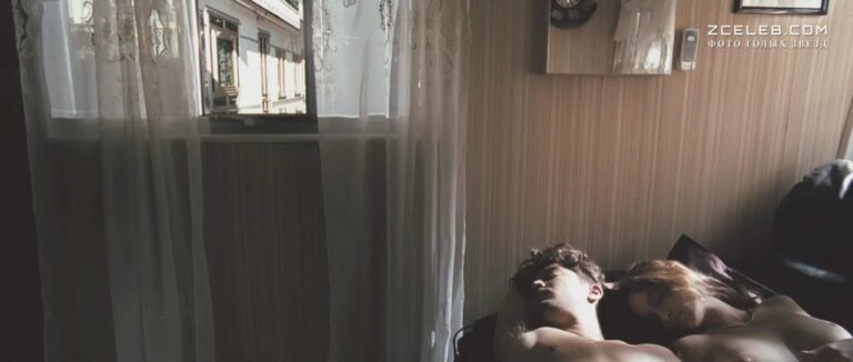 golaja klara ponso v filme kozimo i nikol 2012 a6e5976