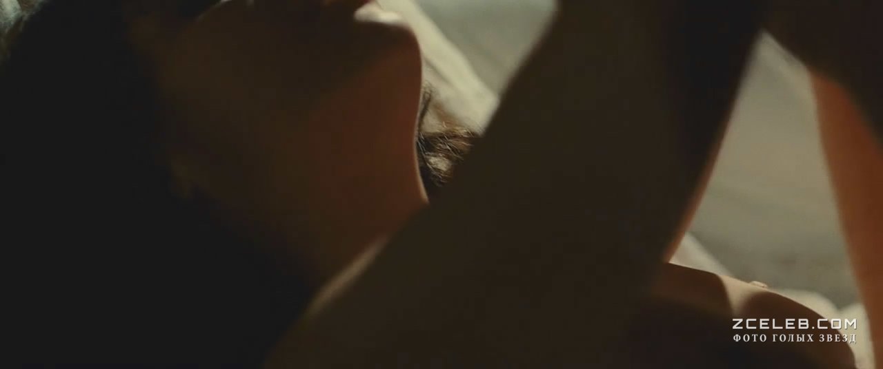 Голая Кристина Риччи в фильме «Милый друг», 2012