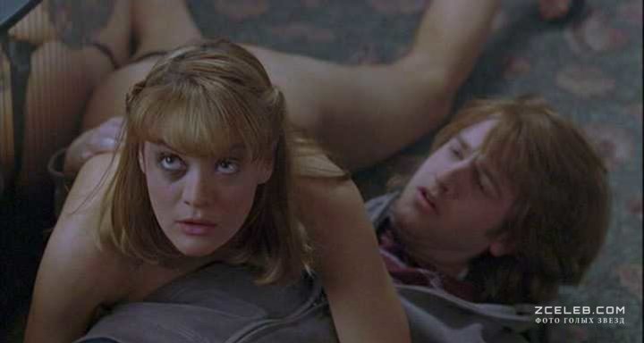Голая Лара Филлипс в фильме «Ледяной урожай», 2005