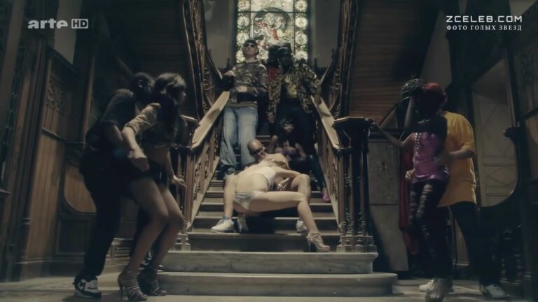 golaja lila sale v seriale ksanadu 2011 9e867ab