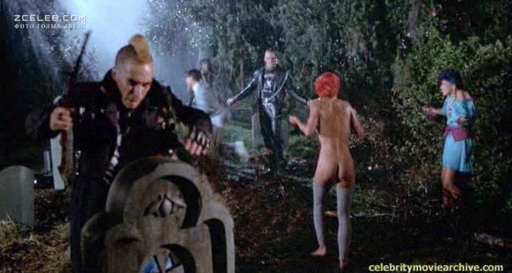 Голая Линни Куигли в фильме «Возвращение живых мертвецов», 1984