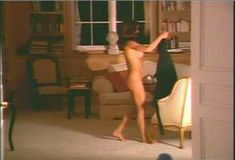 Голая Лиза Бойл в фильме «Улица любви», 1994