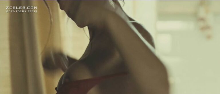 golaja marta etura v filme krepkij son 2011 de053df