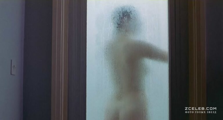 golaja melani griffit v filme grozovoj ponedelnik 1988 f989744