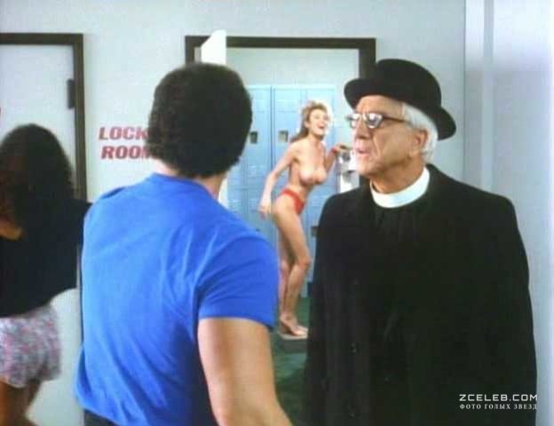 Голая Мелисса Мур в фильме «Изгоняющий заново», 1990
