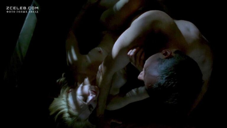 golaja patrishija klarkson v filme umirajushhij gall 2005 b958224