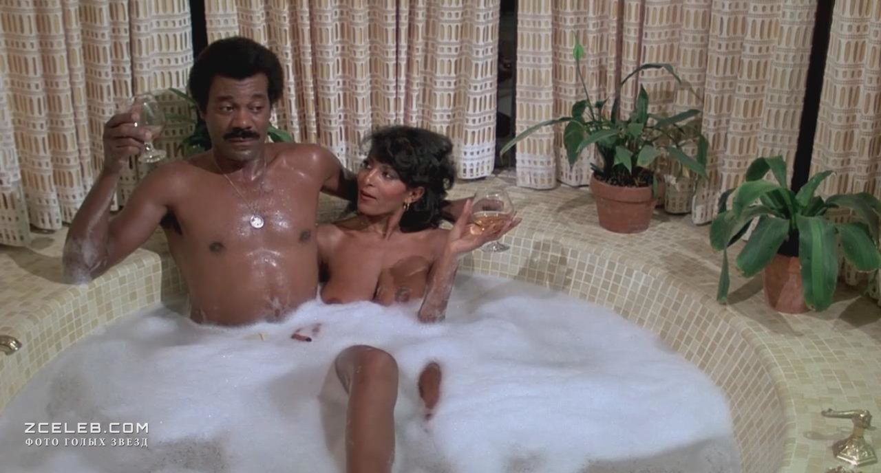 Голая Пэм Гриер в фильме «Пятница Фостер», 1975