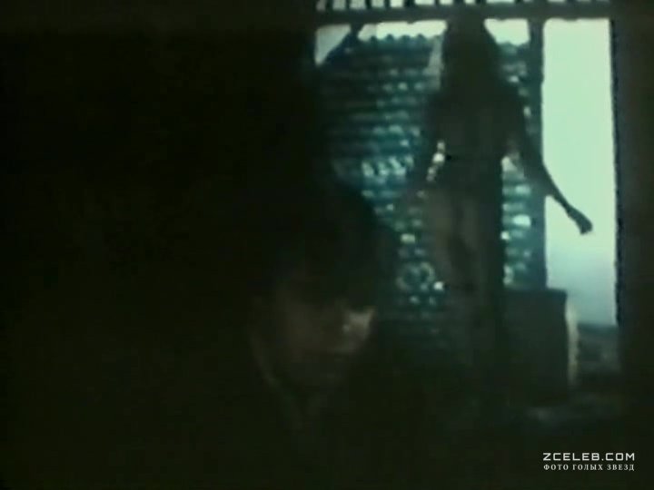 Голая попка Анны Тихоновой в фильме «Влюбленный манекен», 1991