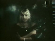 Голая попка Анны Тихоновой в фильме «Влюбленный манекен», 1991