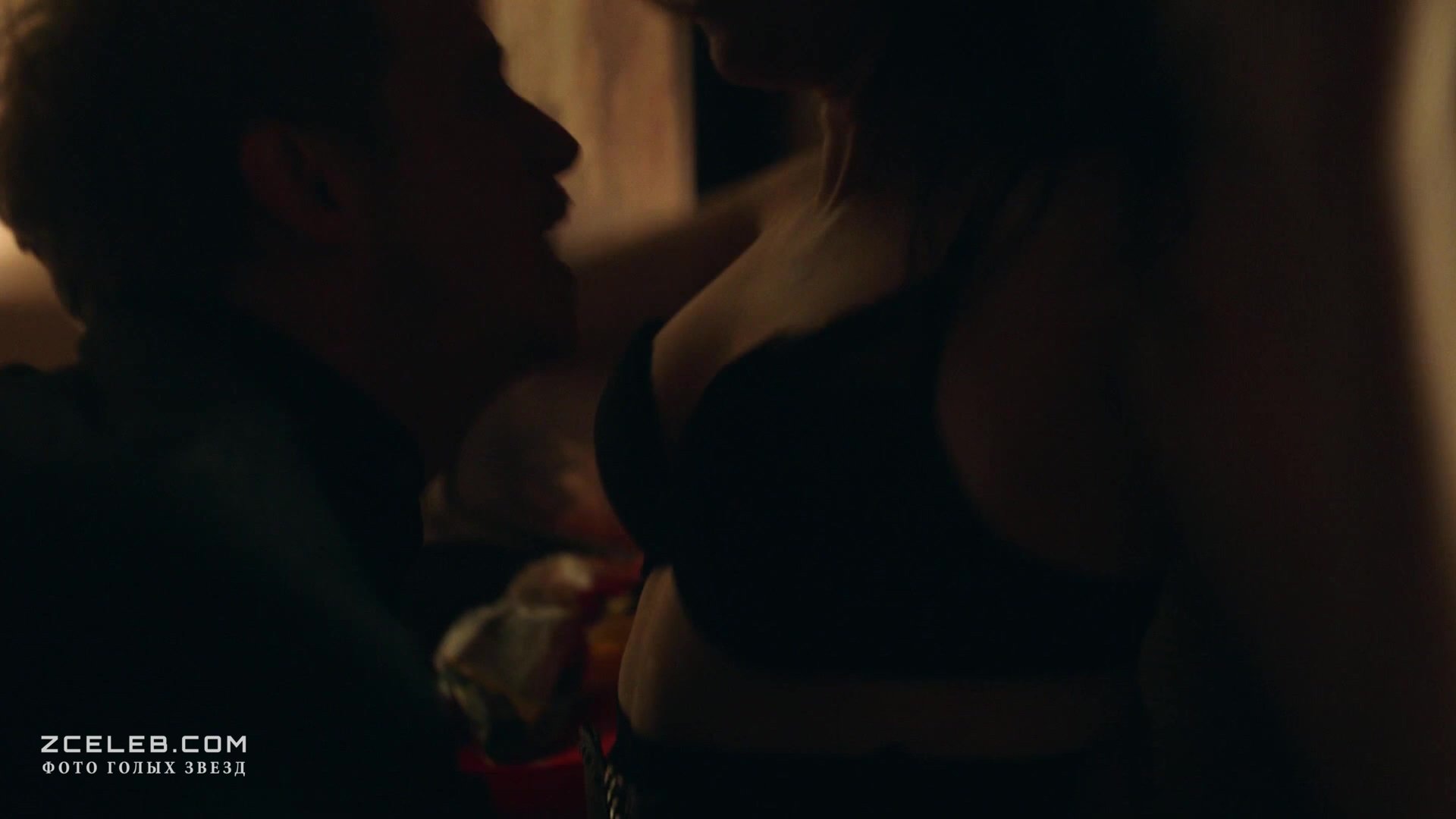 Голая попка Эми Пьетц в фильме «Ты — воплощение порока», 2014