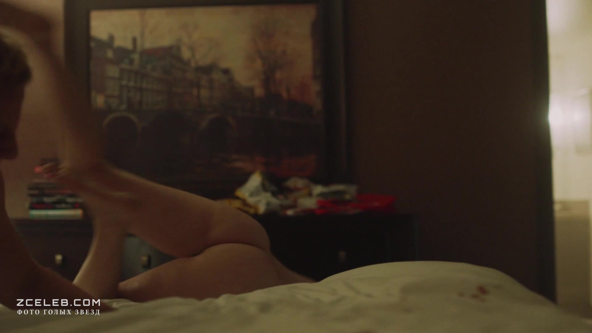 Голая попка Эми Пьетц в фильме «Ты — воплощение порока», 2014