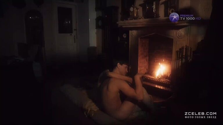 golaja popka viktorii isakovoj v filme zerkala 2013 b8e4a0d